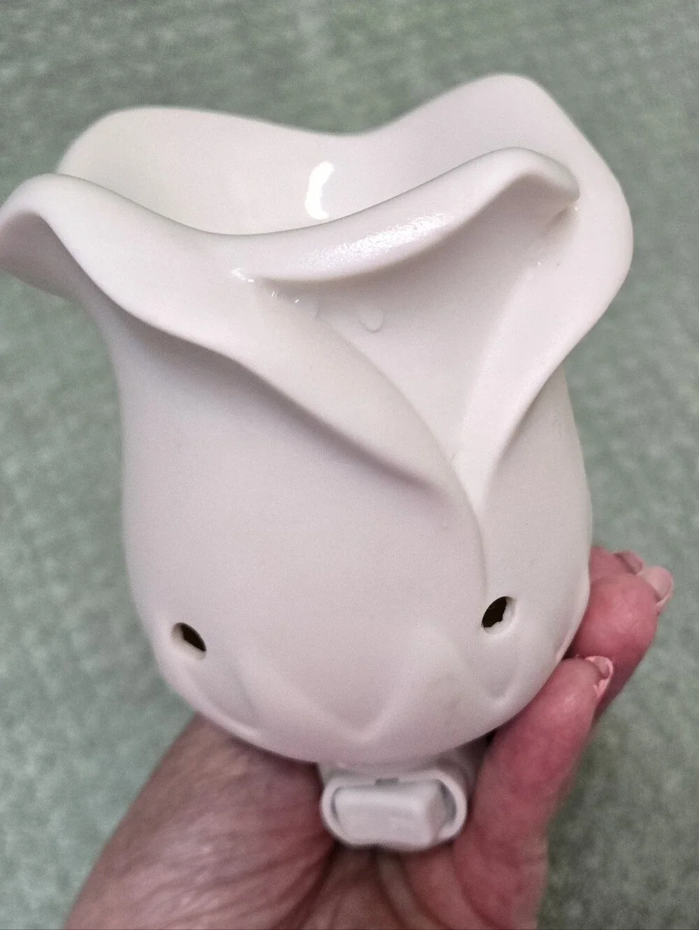 SCENTSY White Ceramic Rose Night Light Plug-In - Home Bath